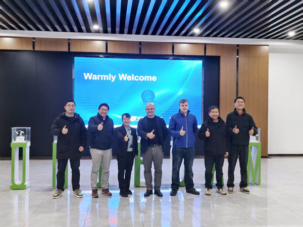 Audyt fabryki klienta w Wielkiej Brytanii został pomyślnie zakończony, uzgodniono wyłączną personalizację produktu