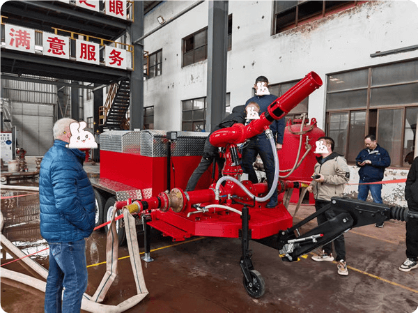 Próbka niestandardowej przyczepy do monitorowania piany przeciwpożarowej została ukończona.